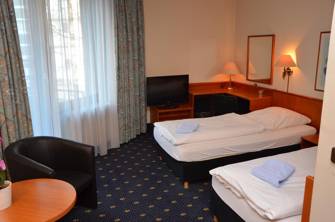 Karaman Group Hotel Bad Nenndorf Exteriör bild