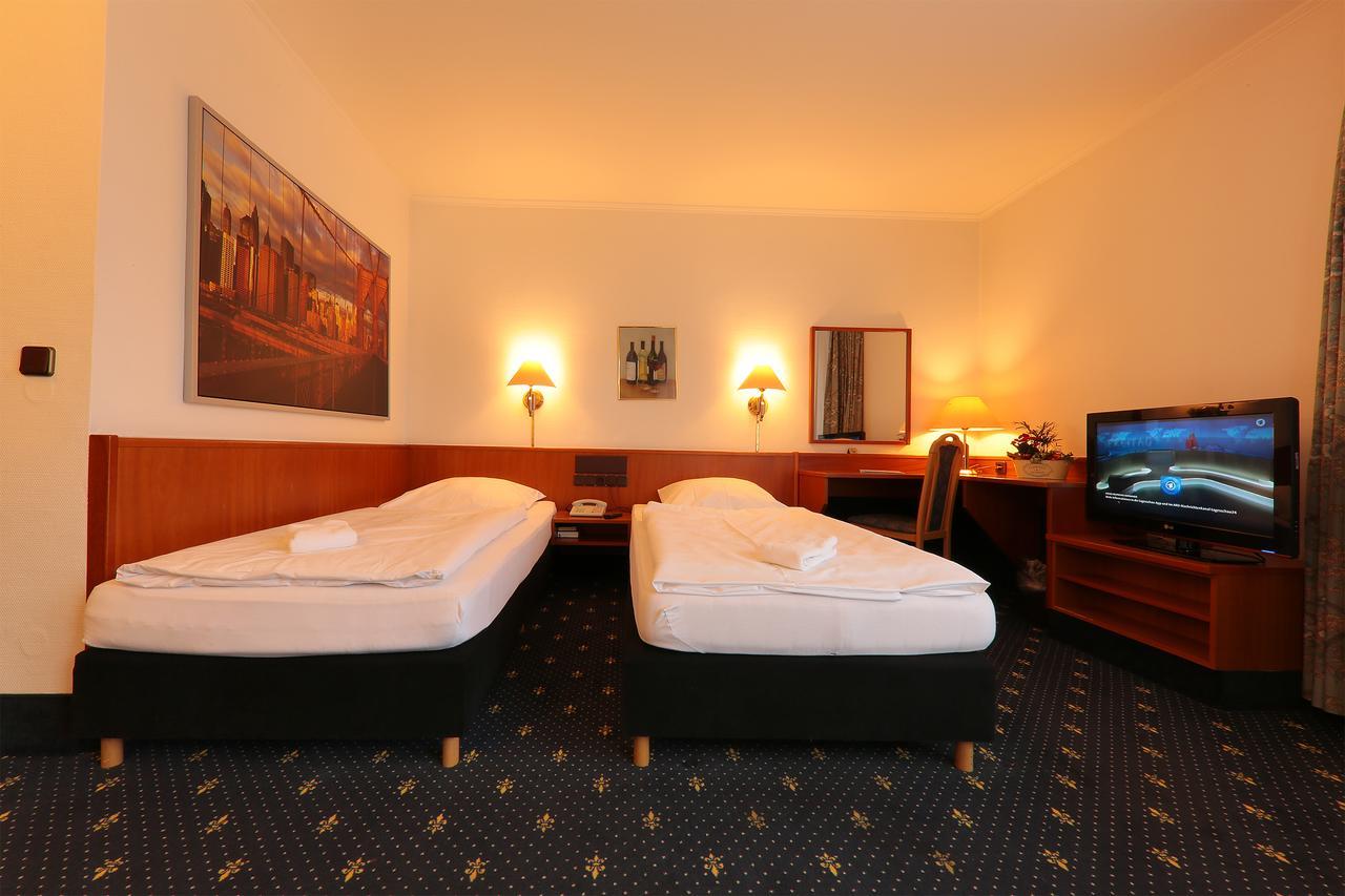 Karaman Group Hotel Bad Nenndorf Exteriör bild