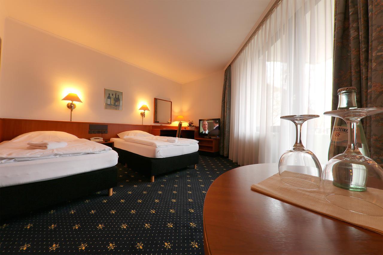 Karaman Group Hotel Bad Nenndorf Exteriör bild