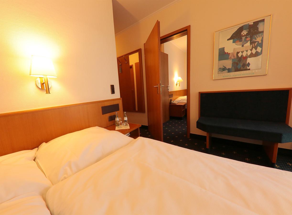 Karaman Group Hotel Bad Nenndorf Exteriör bild