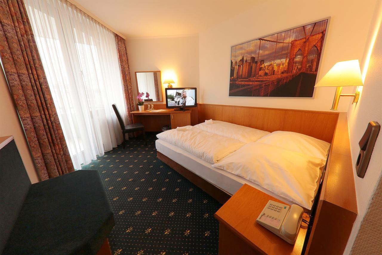 Karaman Group Hotel Bad Nenndorf Exteriör bild